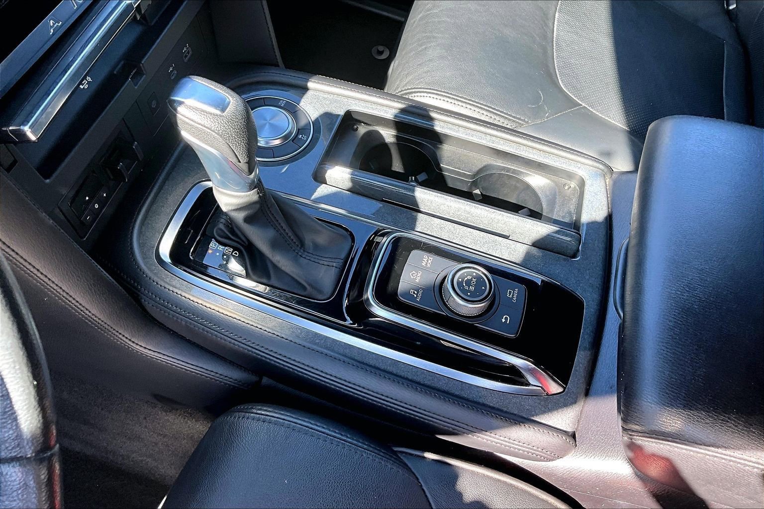 Used 2023 Nissan Armada SL w/ Midnight Edition Package image 18