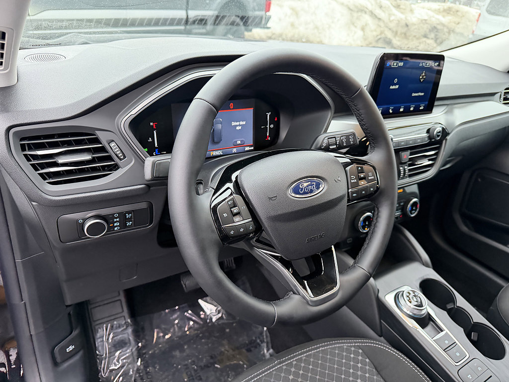 Used 2025 Ford Escape Active w/ Cold Weather Package AWD/4WD image 13