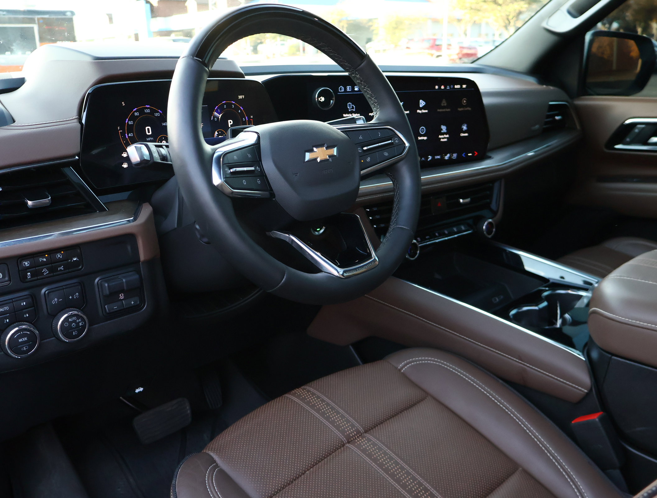 Certified 2025 Chevrolet Suburban High Country image 3