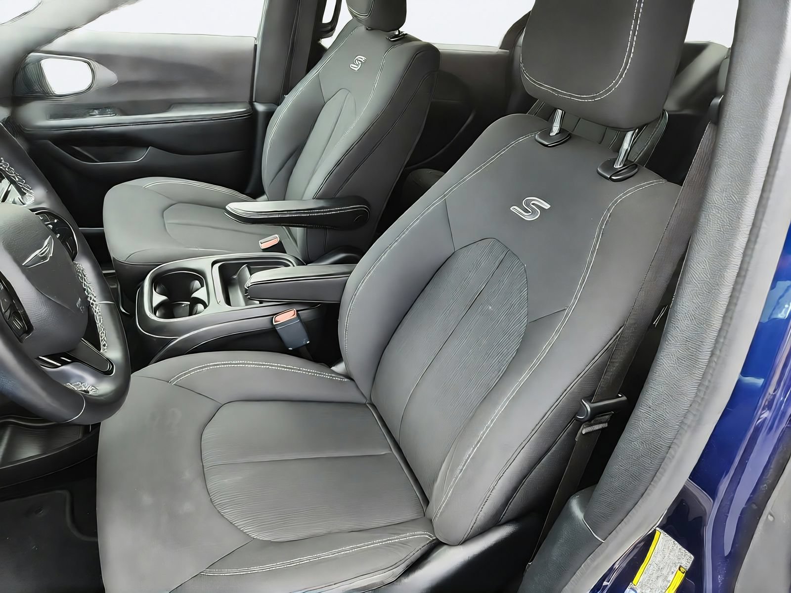 Used 2018 Chrysler Pacifica Touring Plus FWD image 12