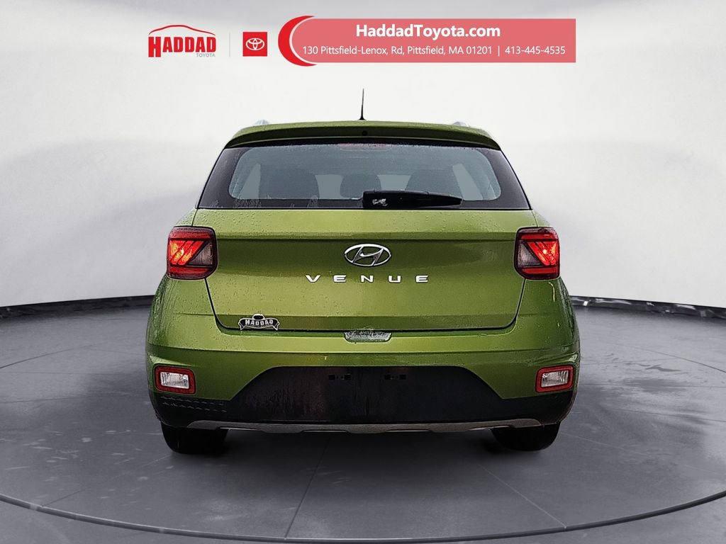 Used 2024 Hyundai Venue SEL image 4