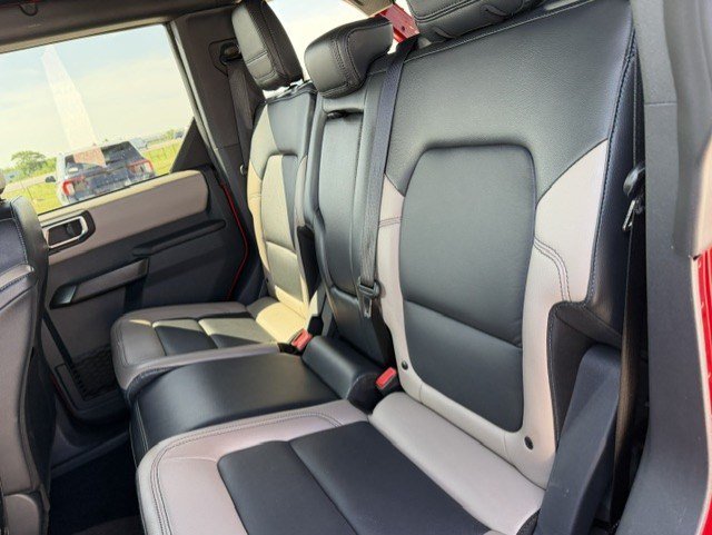 Used 2024 Ford Bronco Wildtrak AWD/4WD image 32
