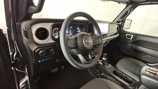 Used 2024 Jeep Wrangler Unlimited w/ Convenience Group AWD/4WD image 13