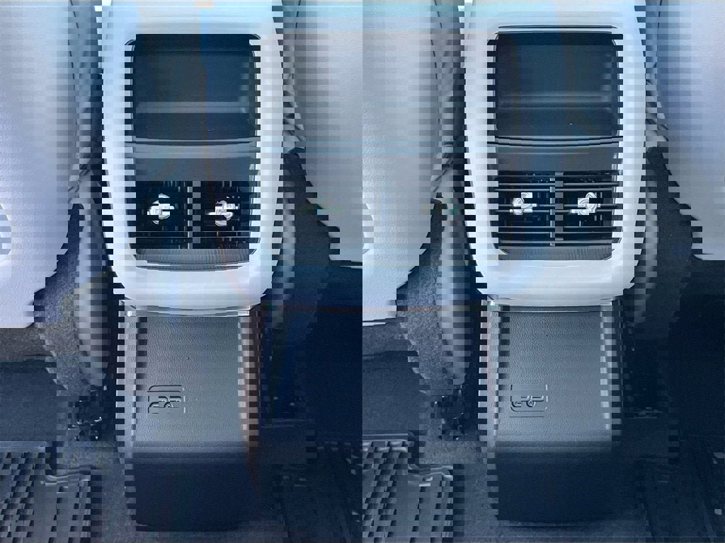 New 2026 Cadillac Lyriq Luxury image 25