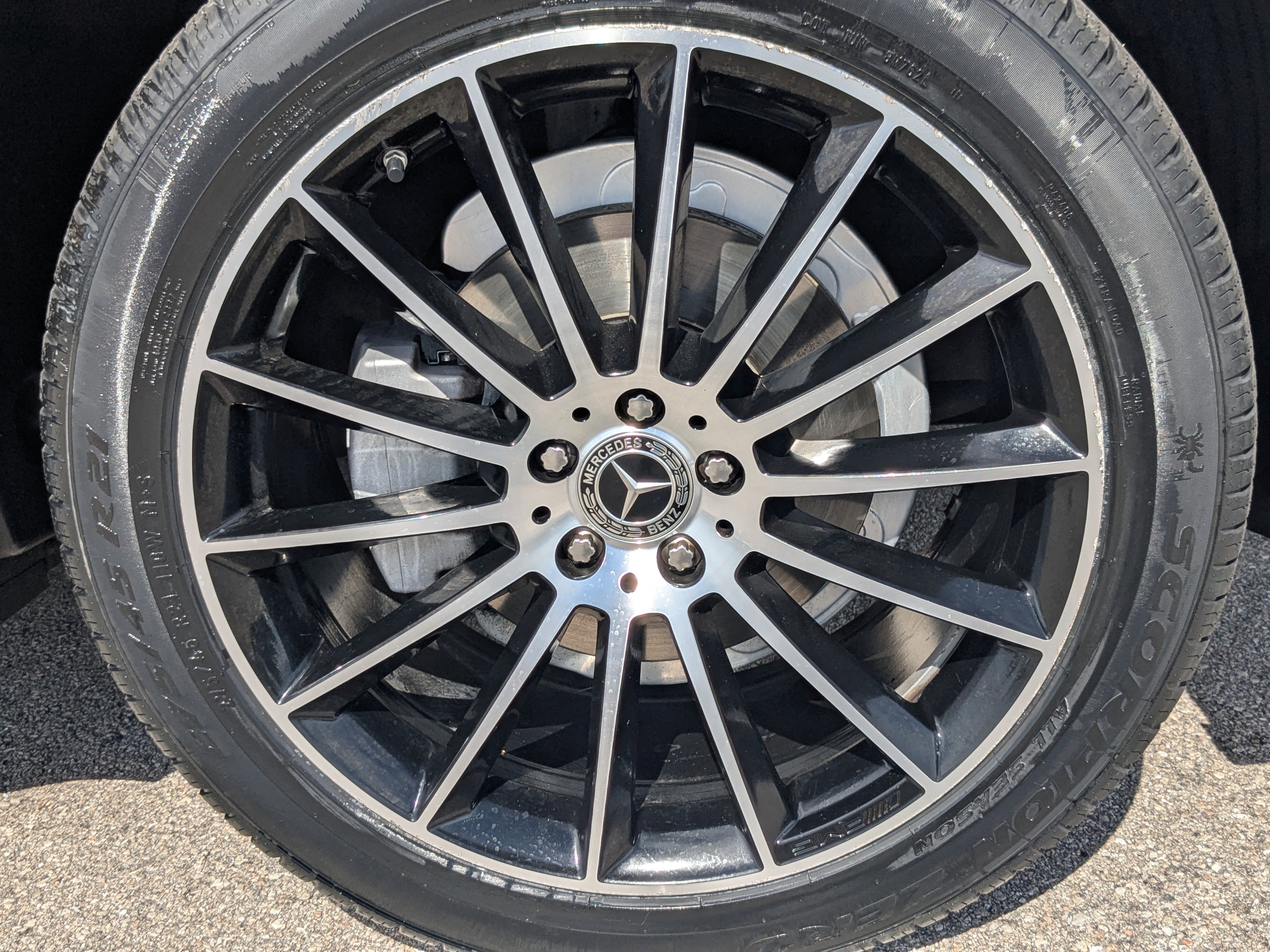 Used 2023 Mercedes-Benz GLE 350 w/ AMG Line Exterior image 11