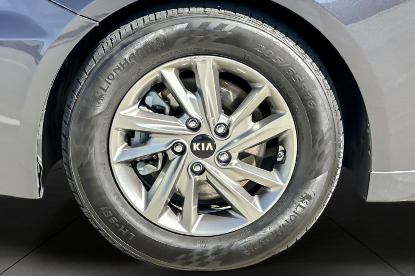 Used 2019 Kia Optima LX image 23