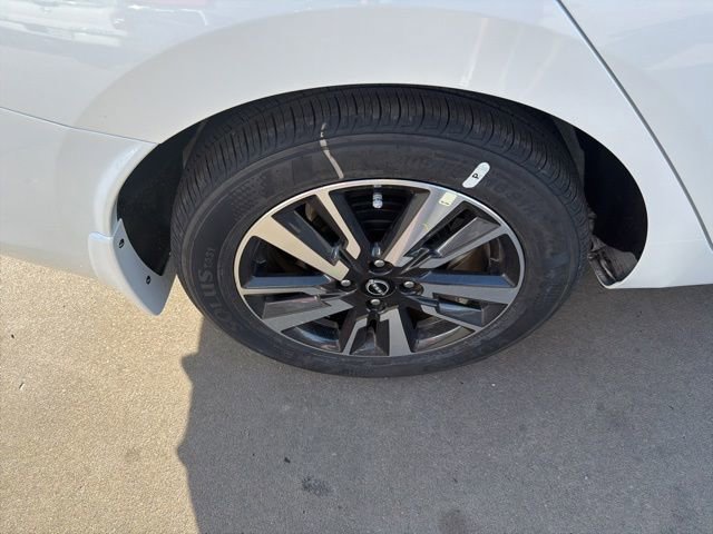 New 2025 Nissan Versa SV w/ Trunk Package image 4