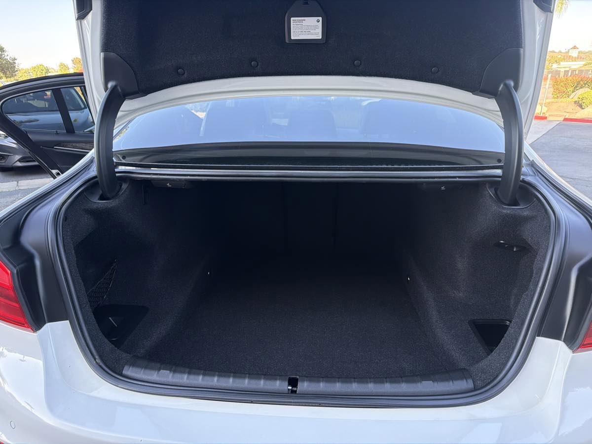 Used 2018 BMW 530i w/ M Sport Package RWD image 39
