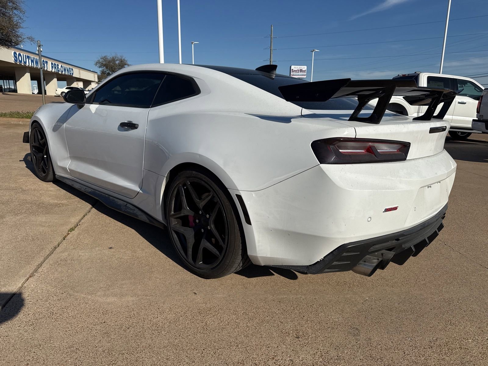 Used 2017 Chevrolet Camaro SS image 5