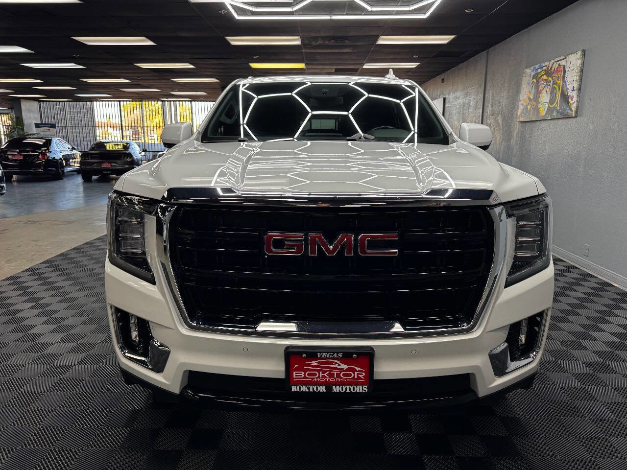 Used 2023 GMC Yukon XL SLE image 4