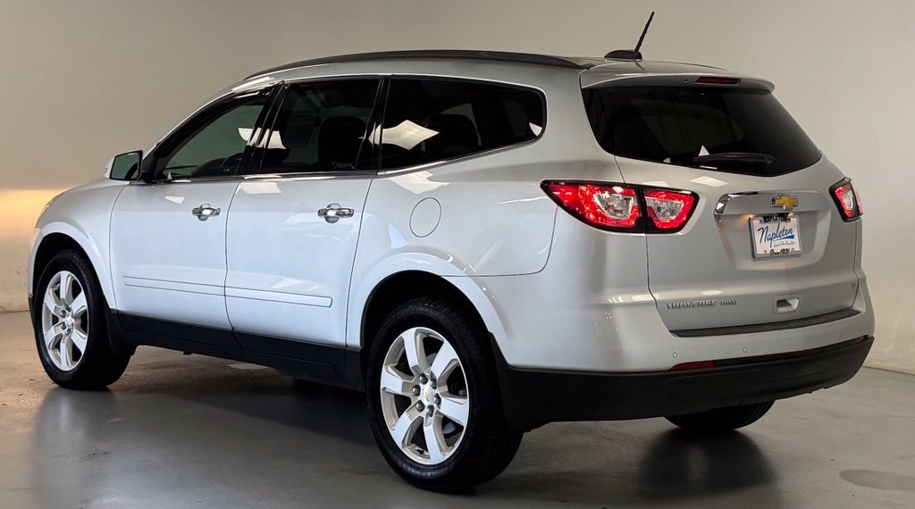 Used 2017 Chevrolet Traverse LT w/ Style and Technology Package AWD/4WD image 4