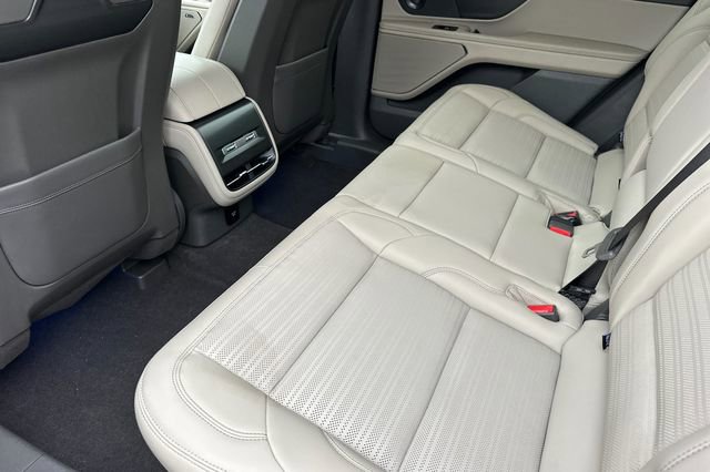 Used 2024 Lincoln Nautilus Reserve w/ Equipment Group 202A image 11