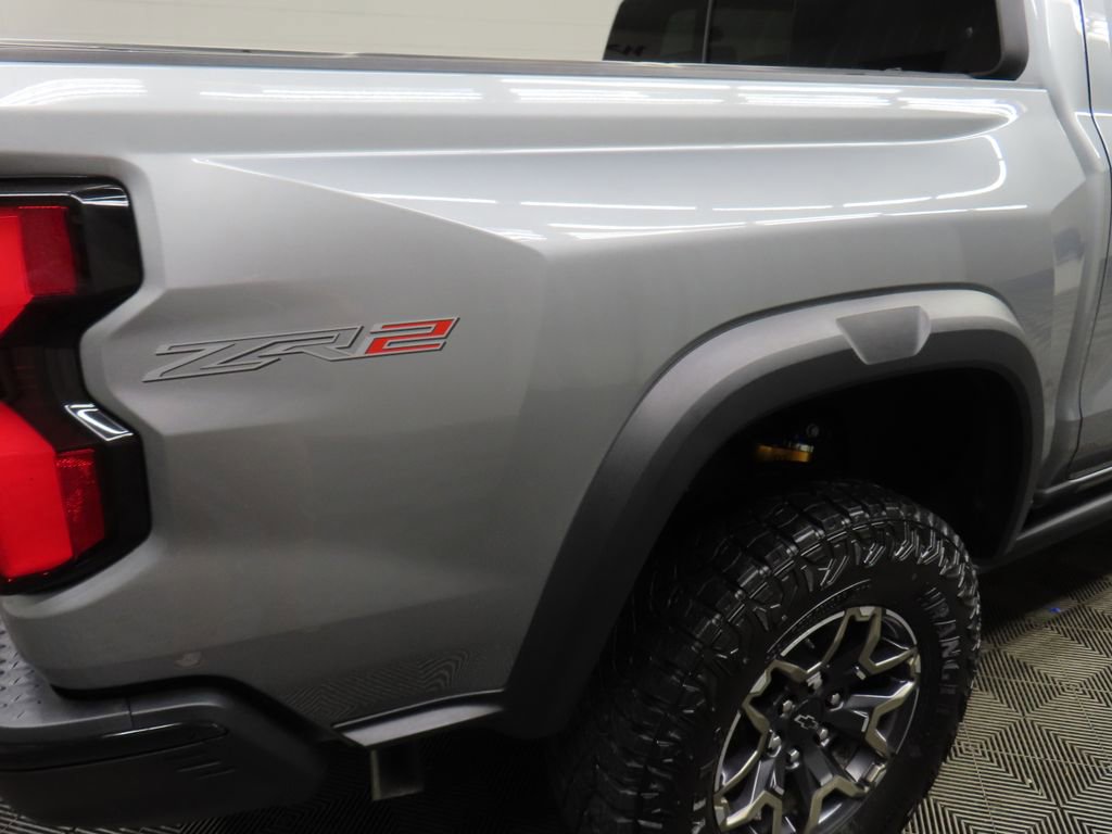 Used 2026 Chevrolet Colorado ZR2 w/ Technology Package AWD/4WD image 38
