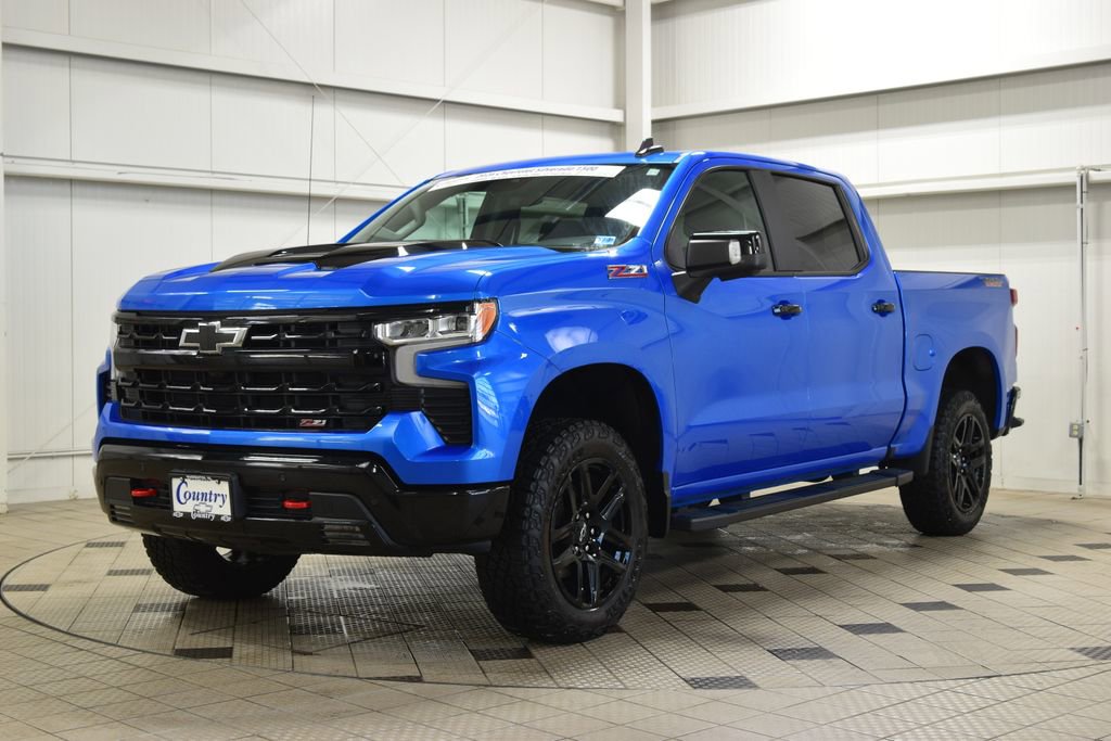 Used 2026 Chevrolet Silverado 1500 LT Trail Boss w/ LT Trail Boss Premium Package AWD/4WD image 3