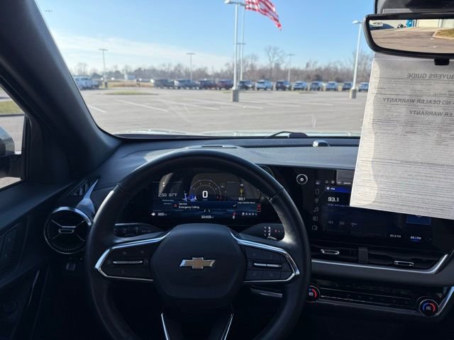 Used 2025 Chevrolet Equinox LT w/ Convenience Package II image 21