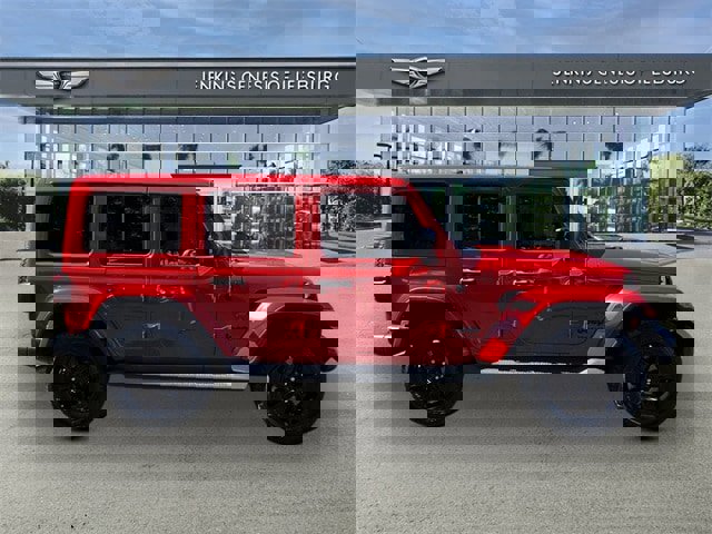 Used 2021 Jeep Wrangler Unlimited Sahara image 3