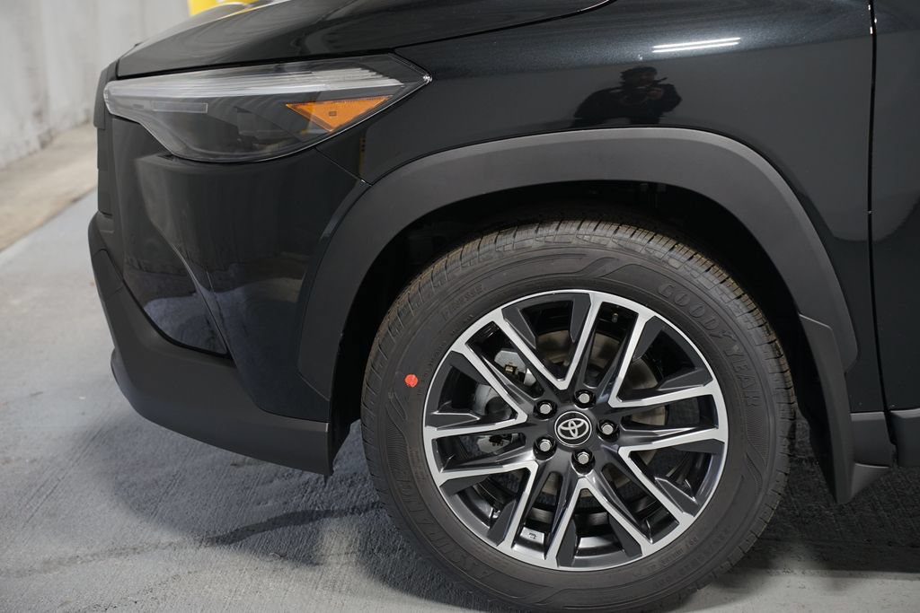 New 2026 Toyota Corolla Cross XLE w/ Convenience Package FWD image 5