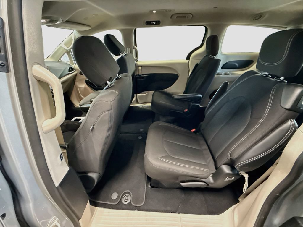 Used 2023 Chrysler Voyager LX FWD image 22