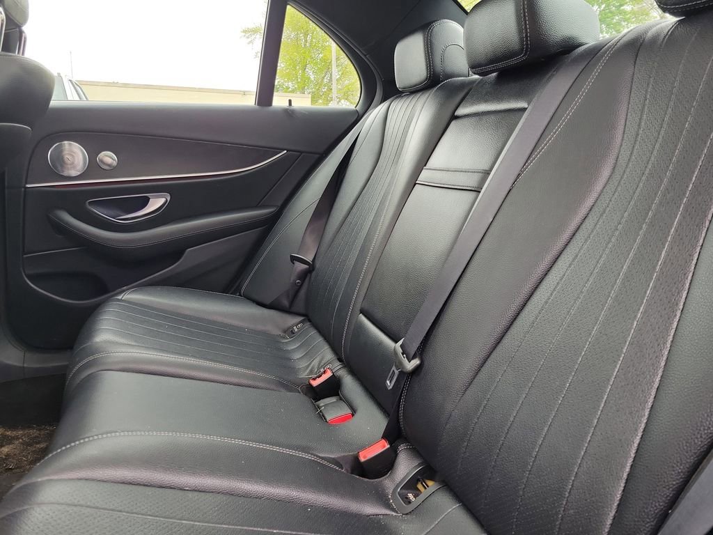 Used 2018 Mercedes-Benz E 400 4MATIC Sedan image 8
