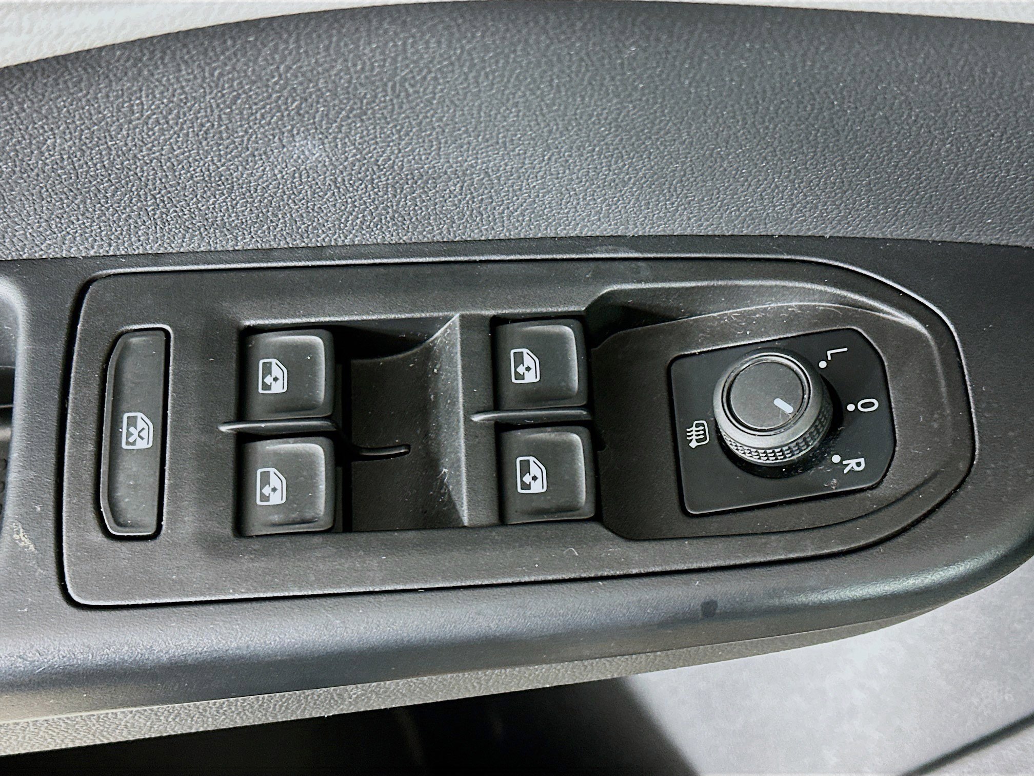 Used 2022 Volkswagen Taos S w/ IQ Drive S Package image 15