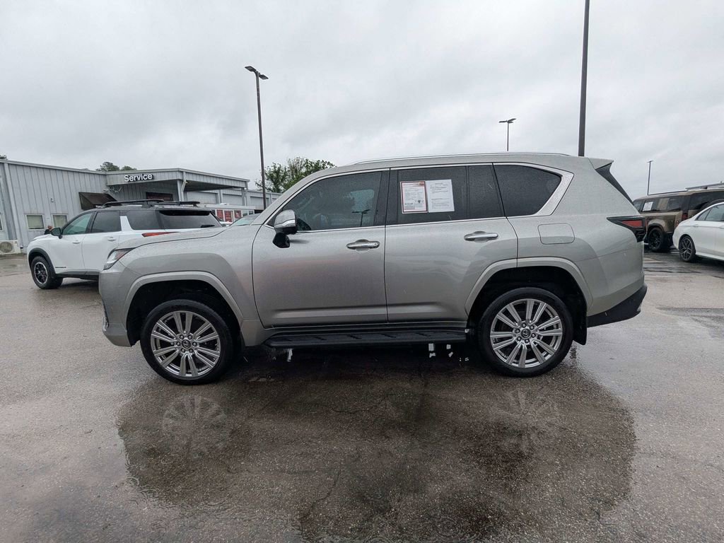 Used 2023 Lexus LX 600 4WD w/ Ultra Luxury Package image 6