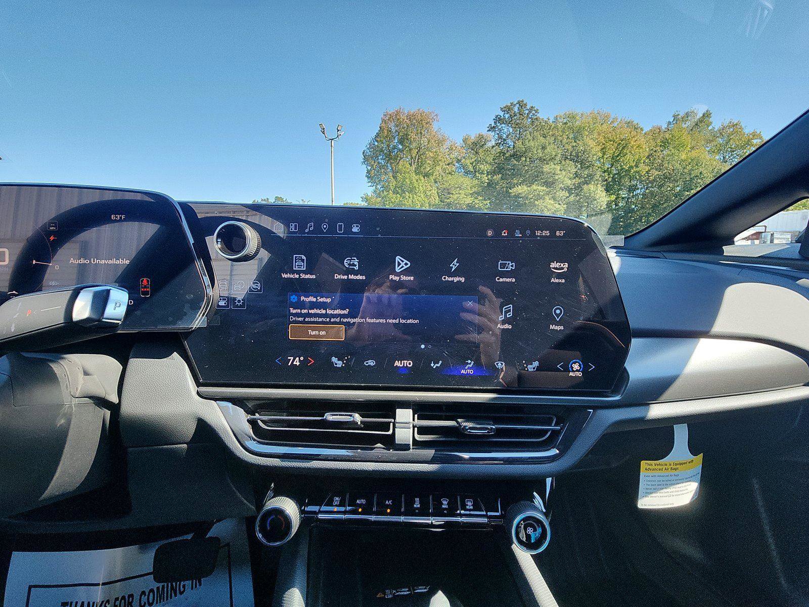 New 2025 Chevrolet Equinox EV RS AWD/4WD image 17