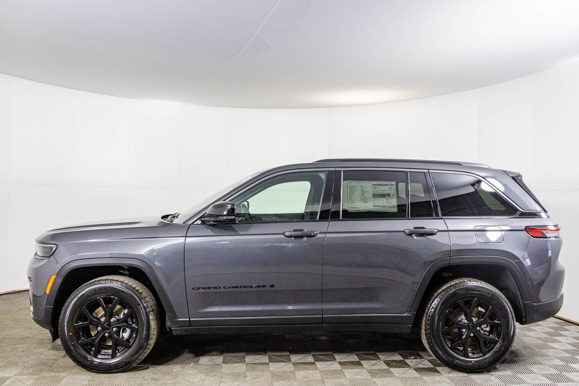 New 2026 Jeep Grand Cherokee Altitude image 22