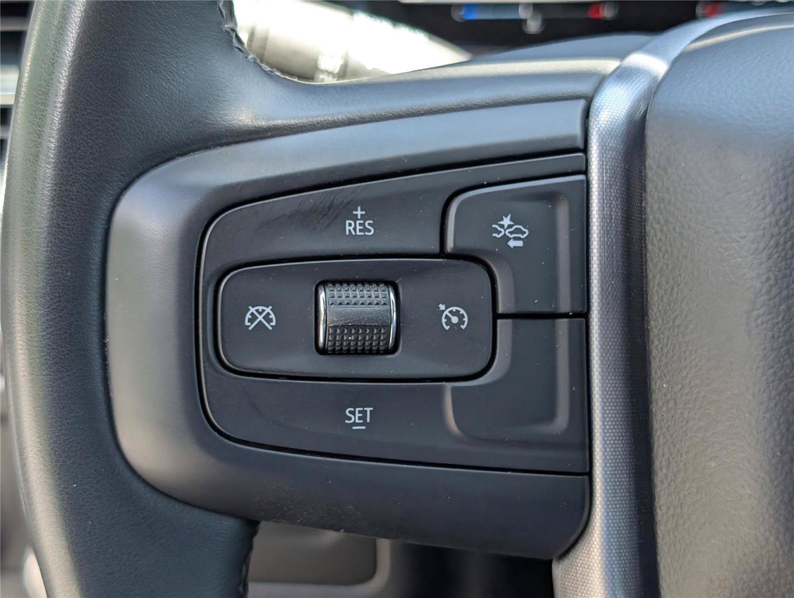 Used 2024 GMC Yukon SLT AWD/4WD image 26