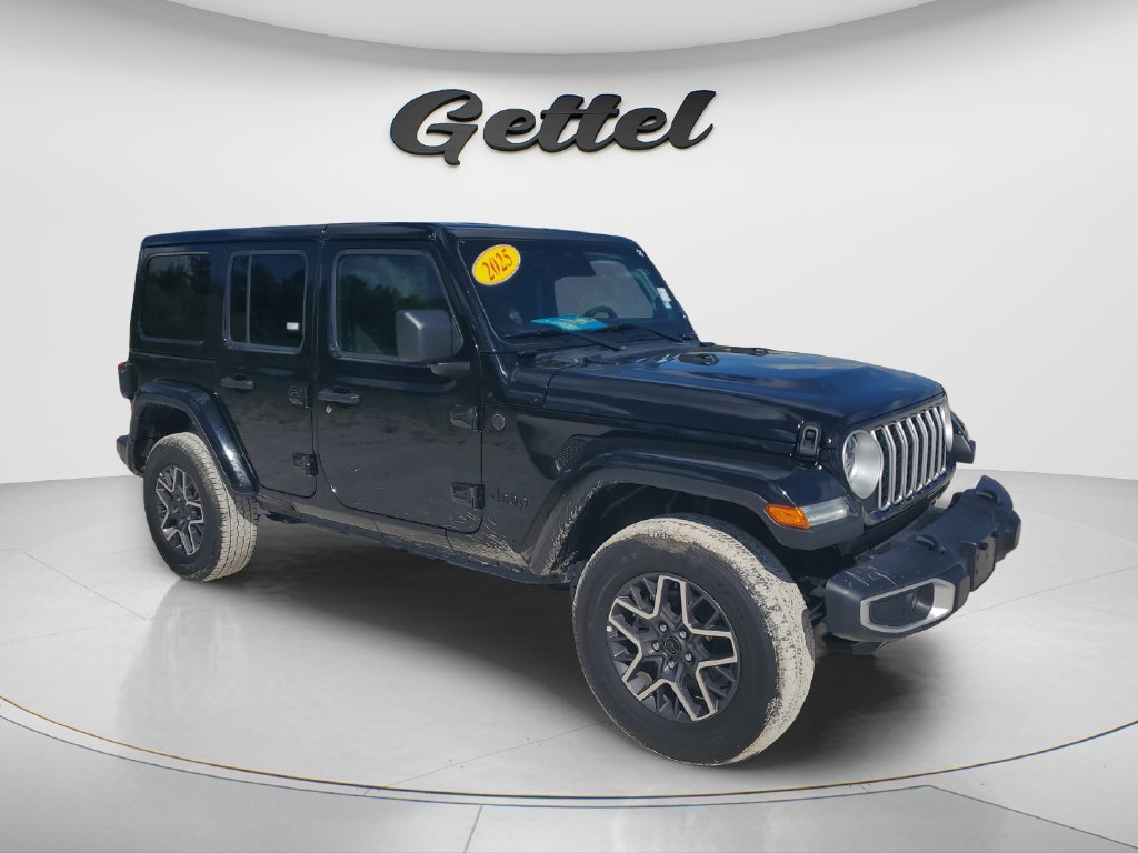 Used 2025 Jeep Wrangler Unlimited Sahara AWD/4WD image 3