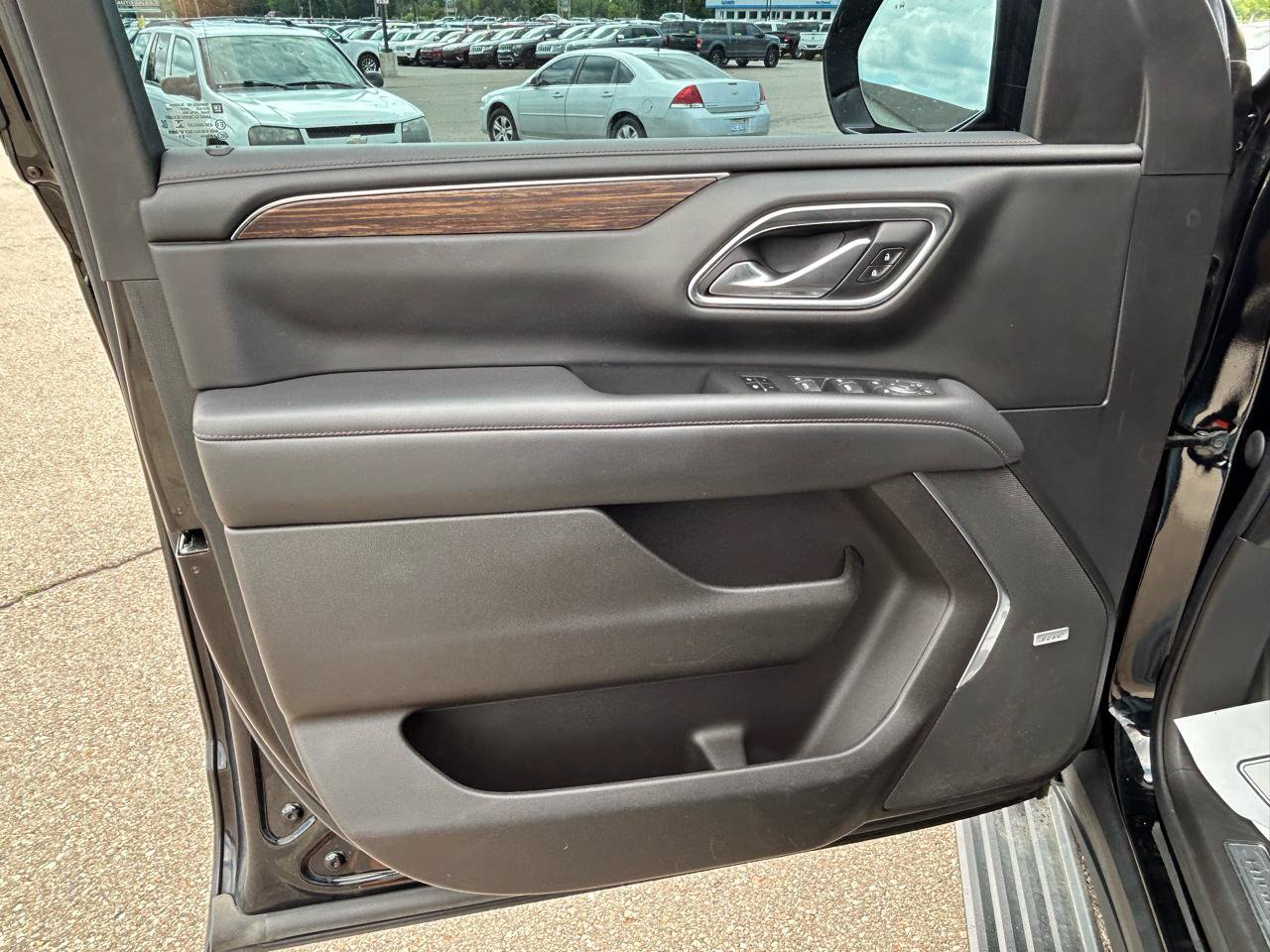 Used 2021 Chevrolet Suburban High Country AWD/4WD image 16