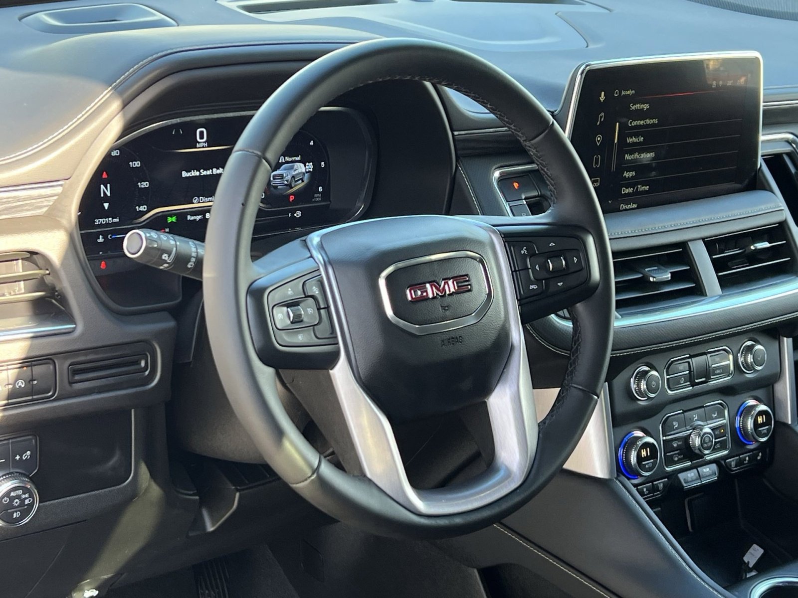 Used 2023 GMC Yukon XL SLT image 14