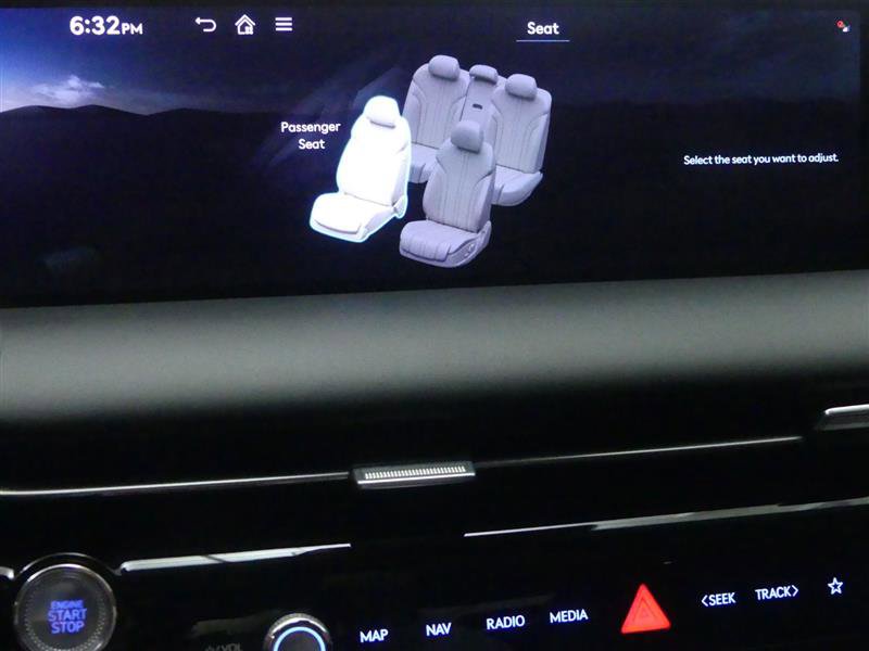 Used 2025 Genesis G80 2.5T image 15