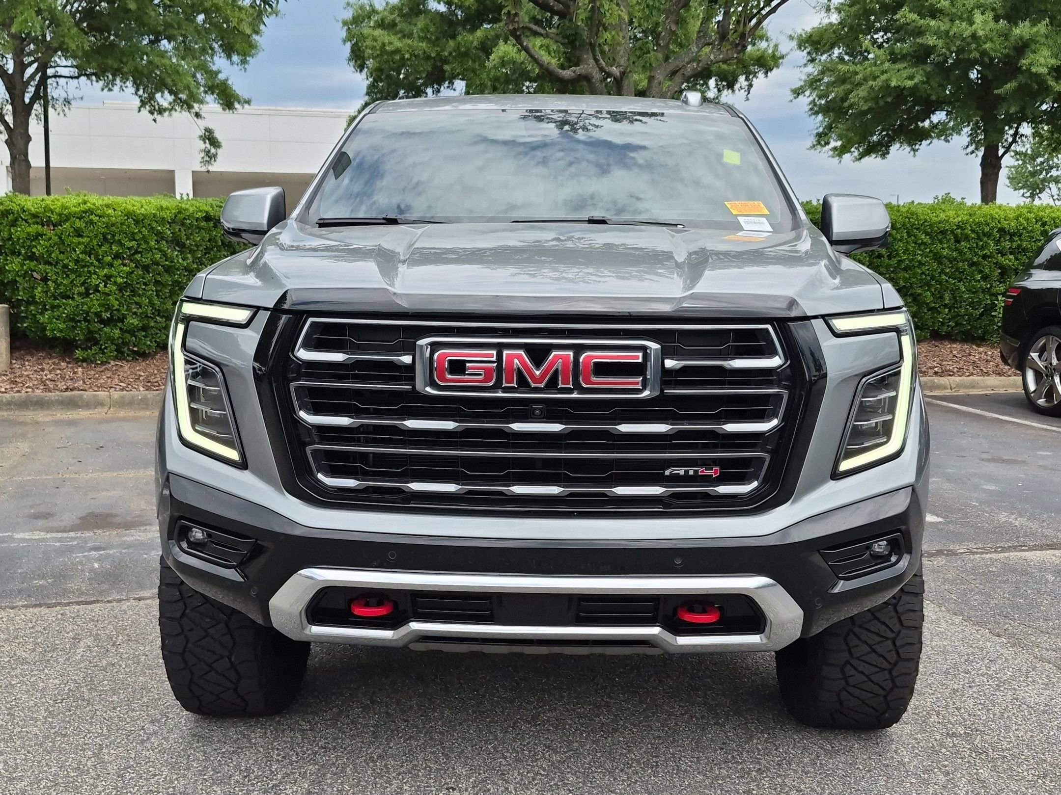 Used 2025 GMC Yukon XL AT4 w/ AT4 Premium Package AWD/4WD image 3