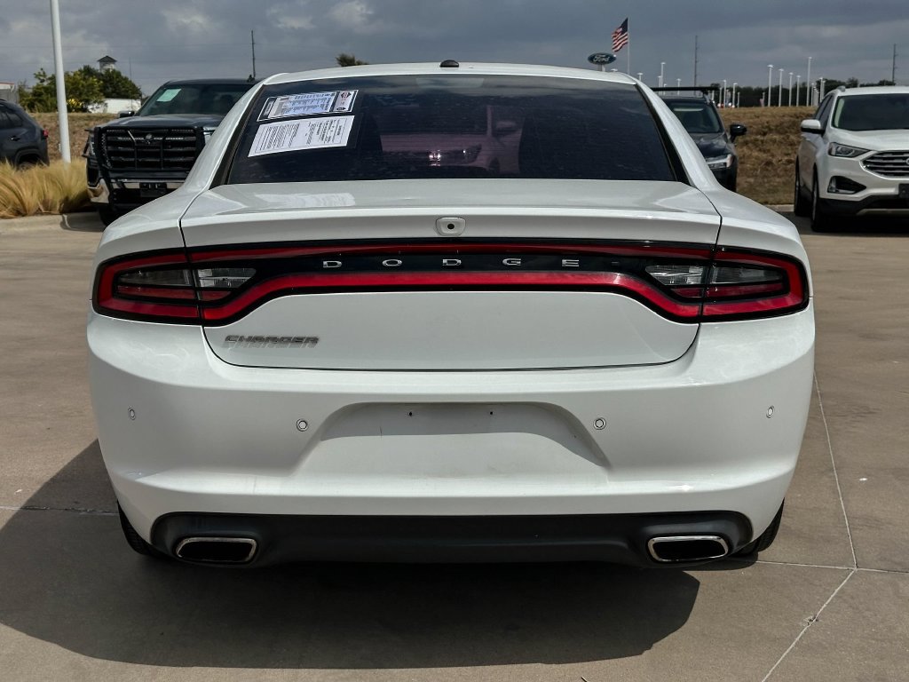 Used 2020 Dodge Charger SXT RWD image 4