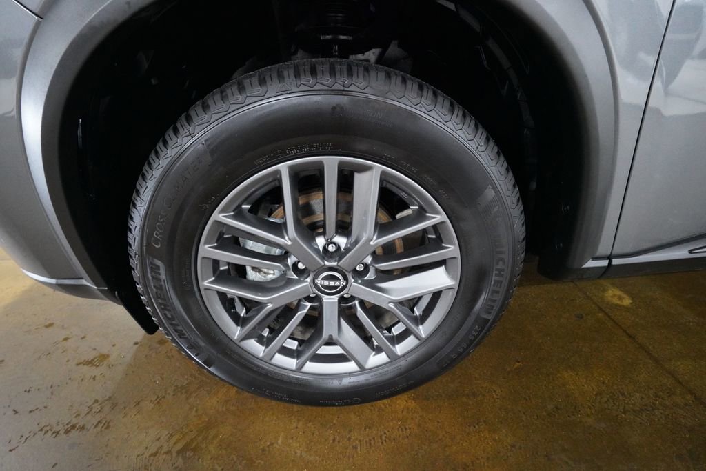 Used 2024 Nissan Rogue S image 26