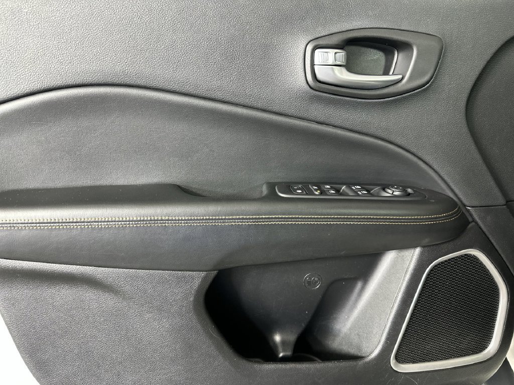 Used 2019 Jeep Compass Limited AWD/4WD image 24
