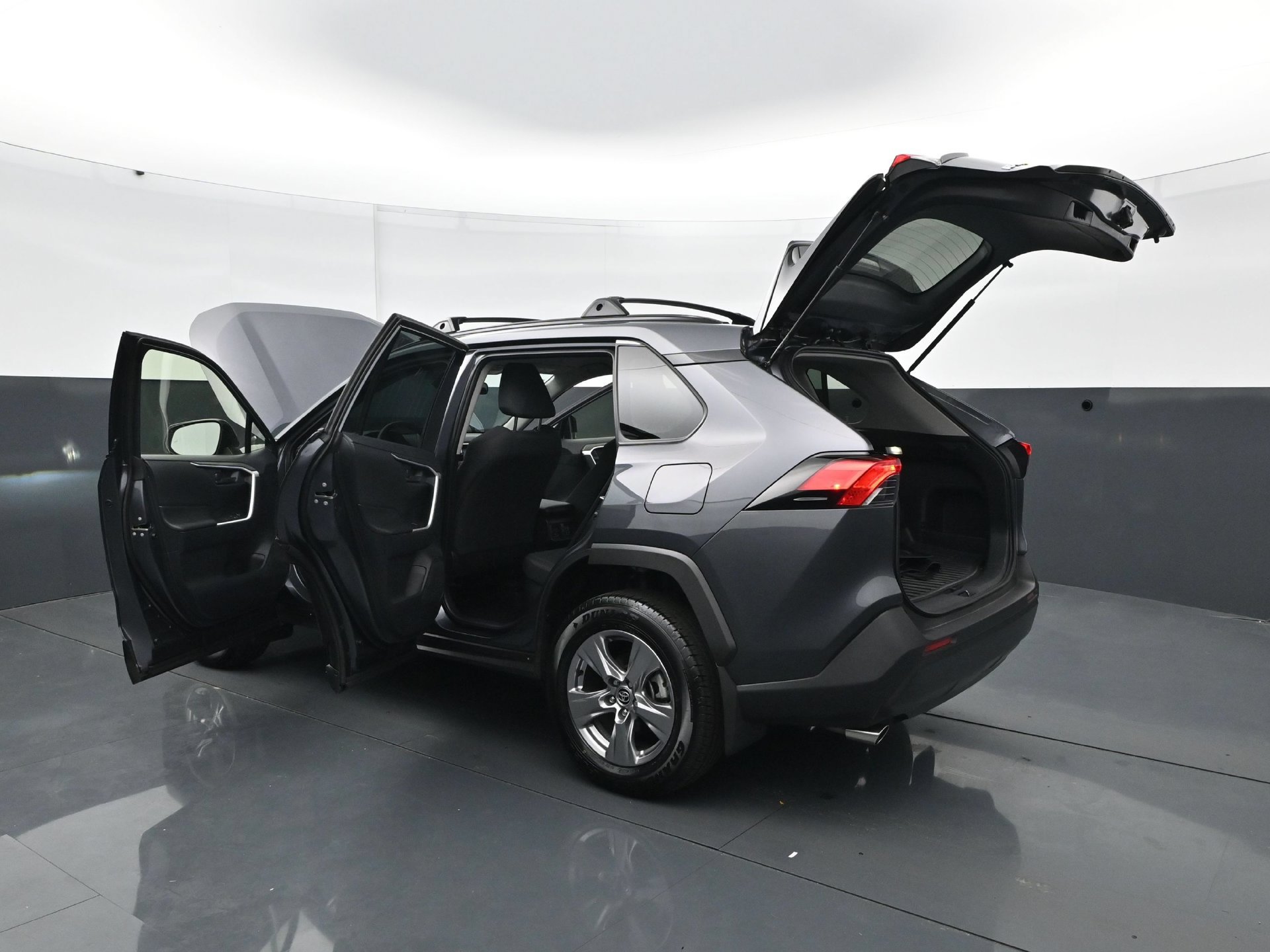 Used 2025 Toyota RAV4 LE AWD/4WD image 31