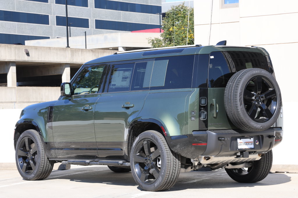 New 2026 Land Rover Defender 110 X-Dynamic SE AWD/4WD image 2