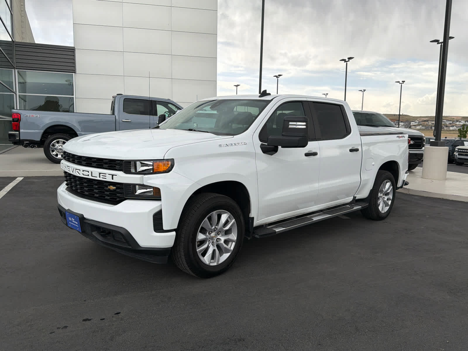 Used 2021 Chevrolet Silverado 1500 Custom w/ Custom Max Trailering Package AWD/4WD image 2