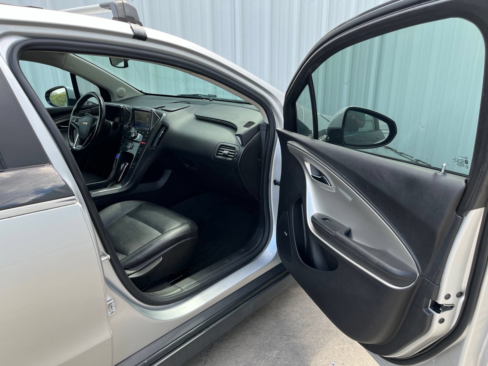 Used 2013 Chevrolet Volt Premium w/ Premium Trim Package FWD image 16