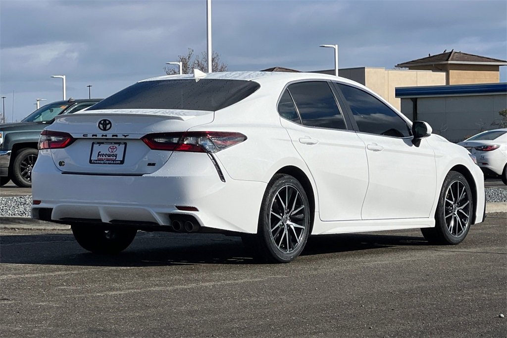 Certified 2024 Toyota Camry SE image 5