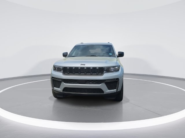 New 2026 Jeep Grand Cherokee Limited w/ Limited Altitude Package AWD/4WD image 3