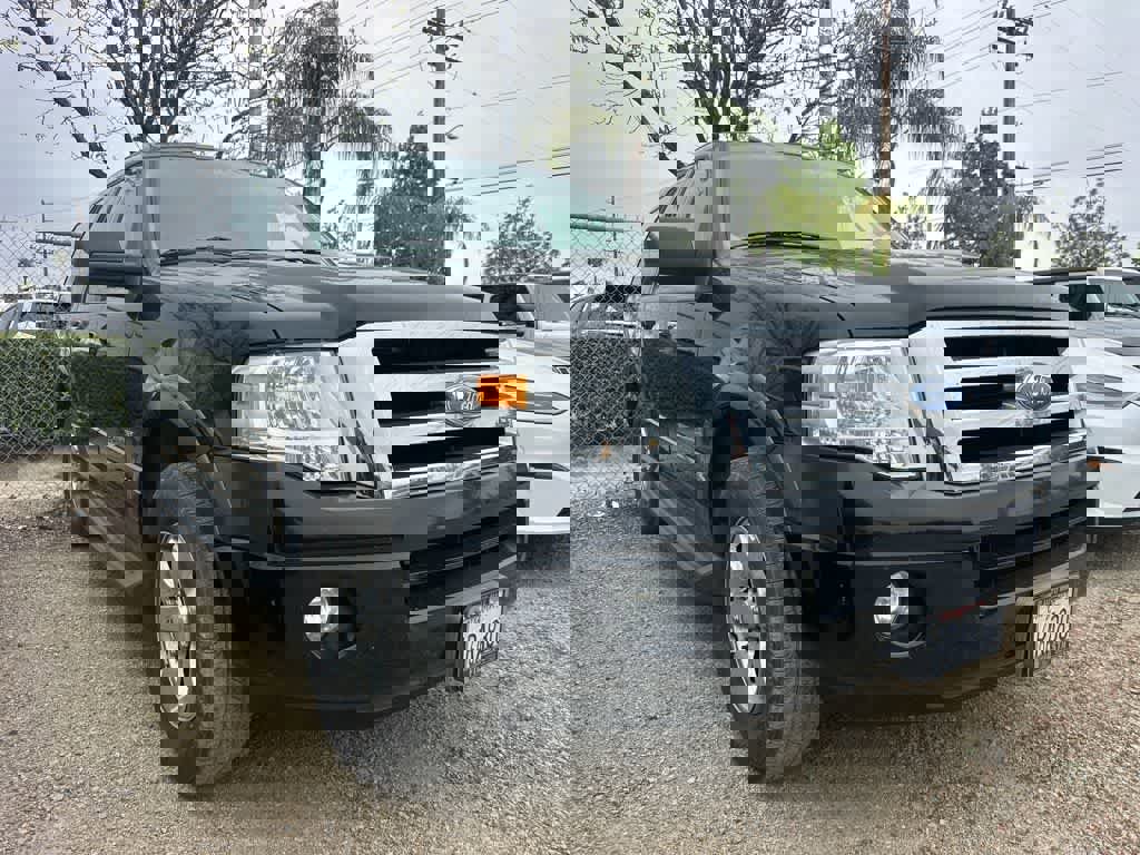 Used 2008 Ford Expedition XLT image 2