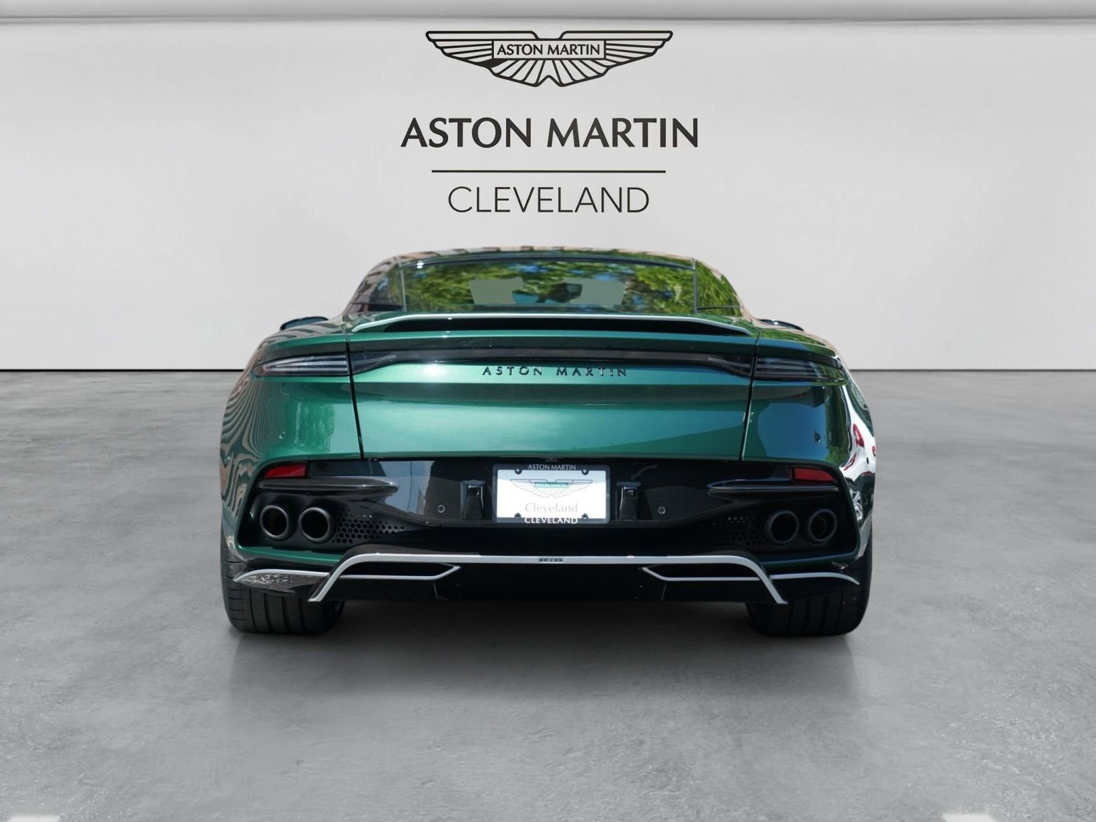 Used 2023 Aston Martin DBS Coupe RWD image 47