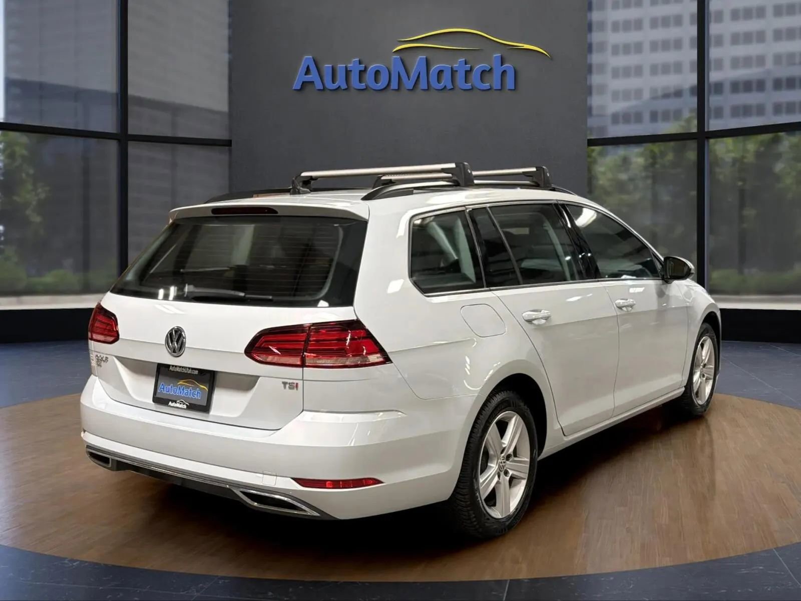 Used 2018 Volkswagen Golf SE image 10