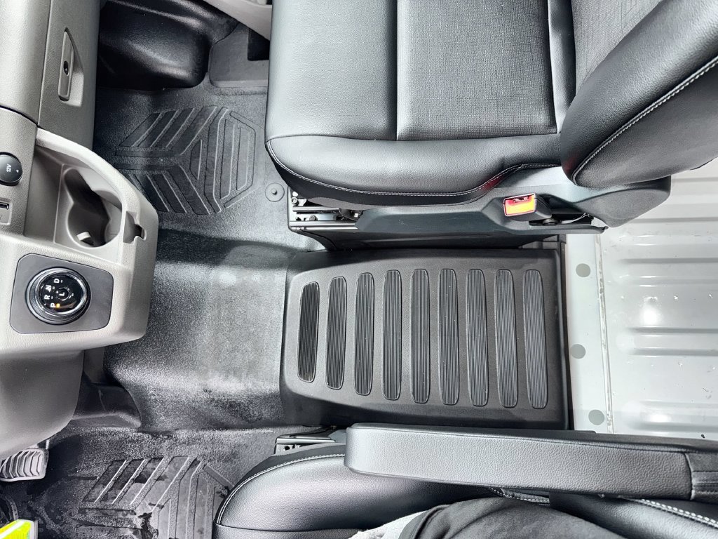 Used 2023 Ford E-Transit Medium Roof RWD image 24