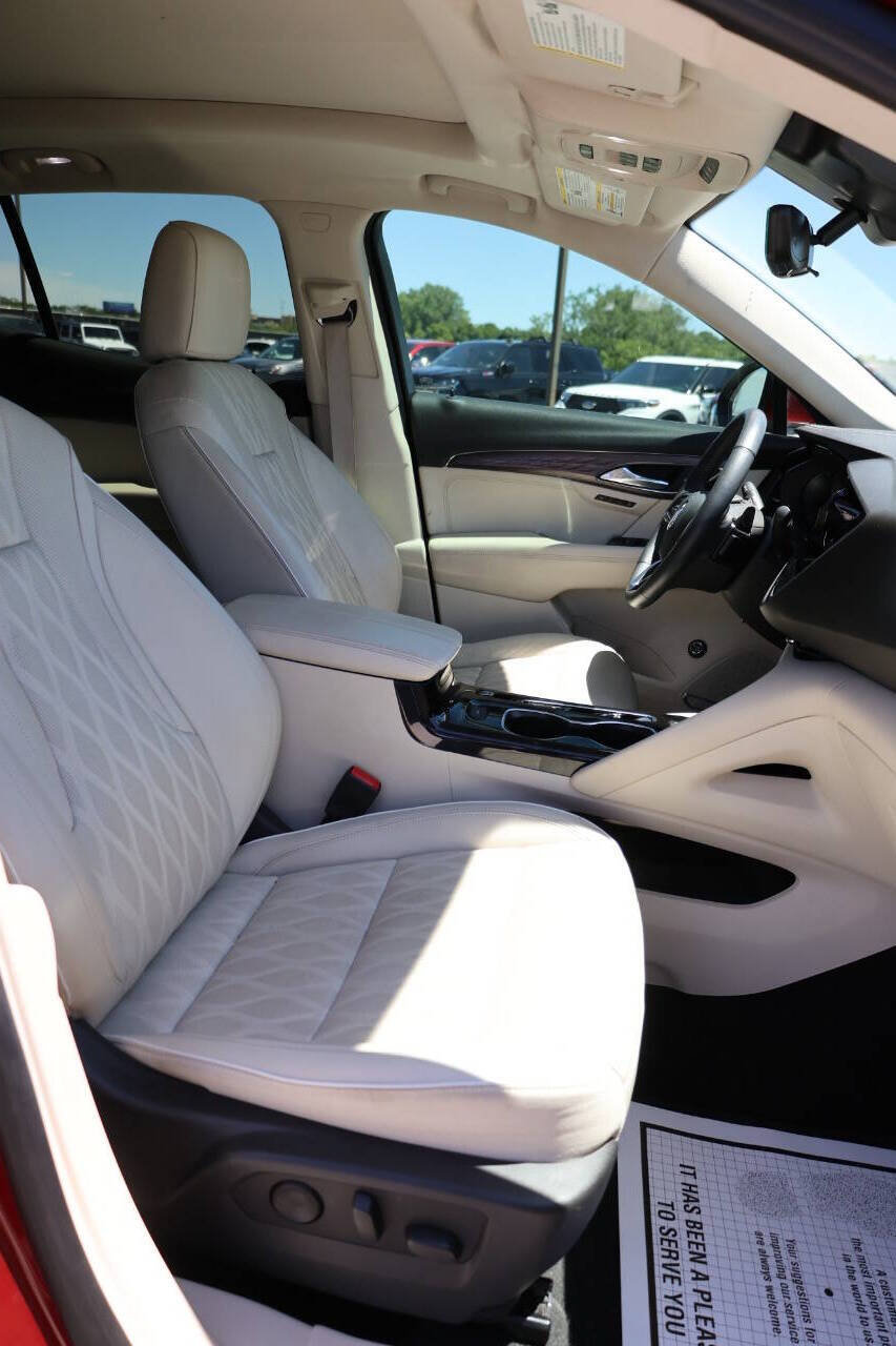 Used 2021 Buick Envision Avenir w/ Technology Package II AWD/4WD image 14