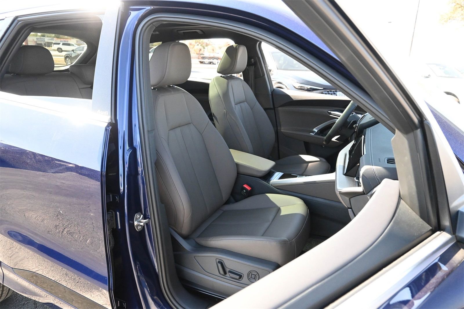 Certified 2025 Audi Q5 Premium w/ Convenience Package image 22