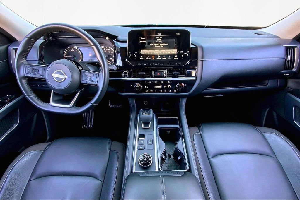 Used 2023 Nissan Pathfinder SL image 7