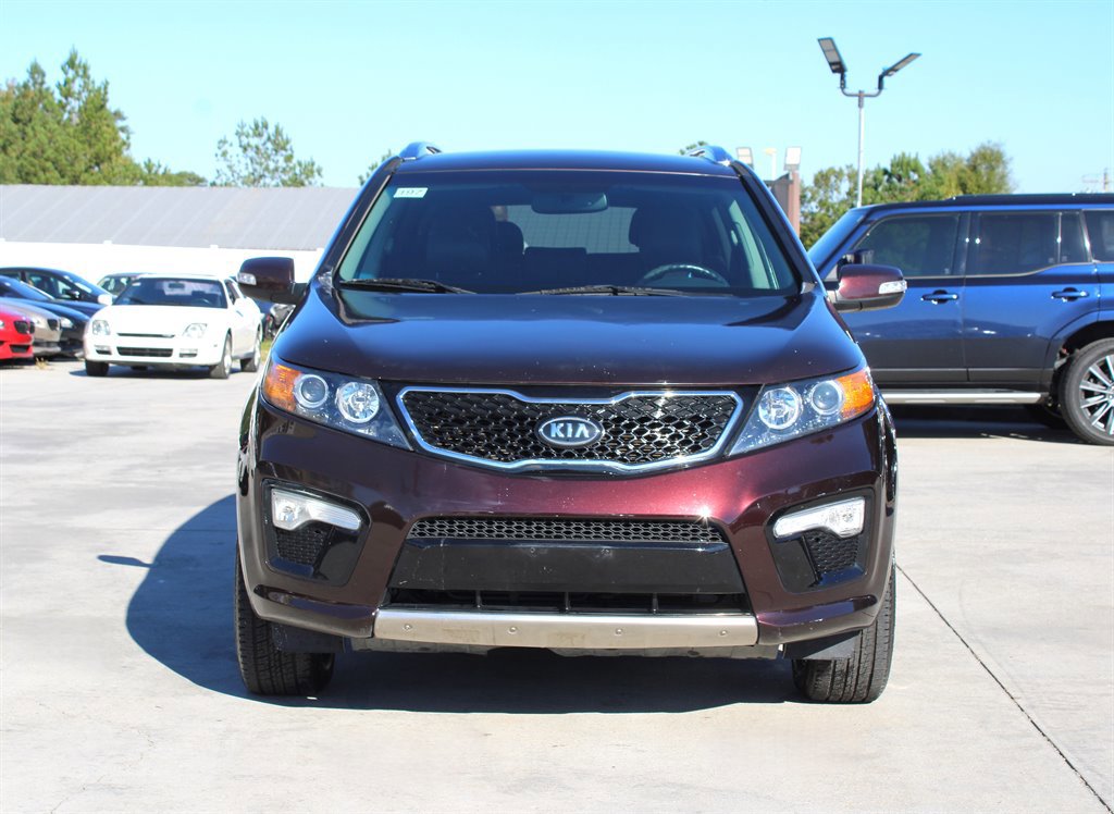 Used 2011 Kia Sorento SX image 2